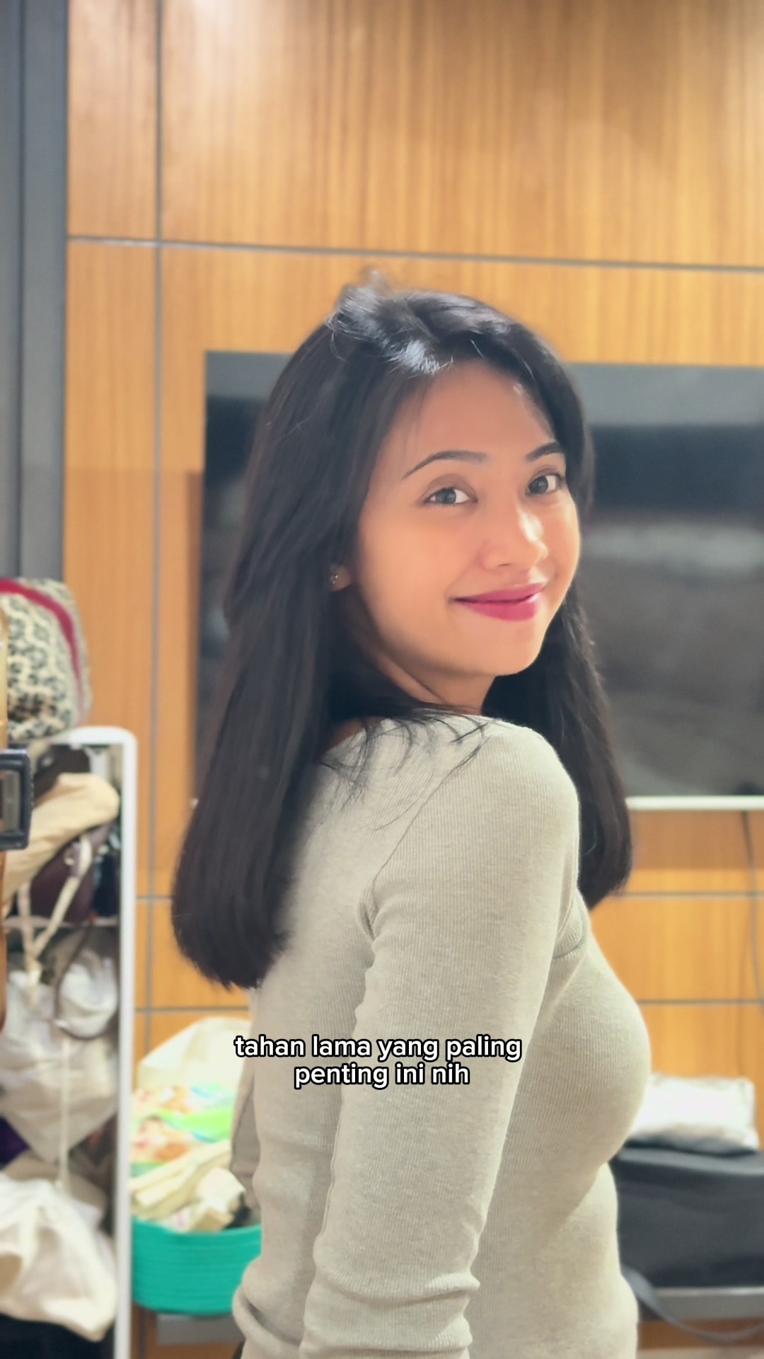 TikTok post by @nurulindriw for Johnson’s Baby Indonesia. Caption reads: Johnson’s Shiny Drops Shampoo & Conditioner bikin....