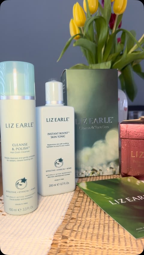 Instagram post by @thisis.andreea_ for Liz Earle Beauty Co.. Caption reads: [...] #Unboxing #LizEarleBeauty....