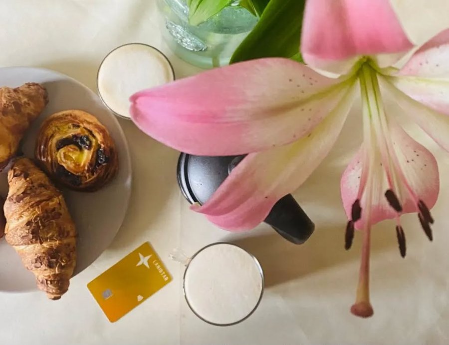 Instagram post by @soni_rudra for LANISTAR. Caption reads: Be Untouchable @lanistar #Ad.