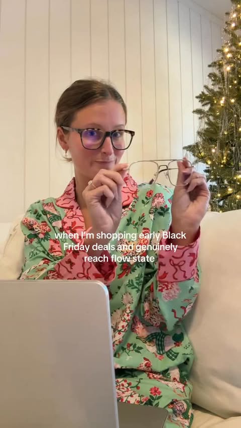 Instagram post by @hanna_noellee for Eyebuydirect. Caption reads: me when I realize @eyebuydirect frames are buy one....