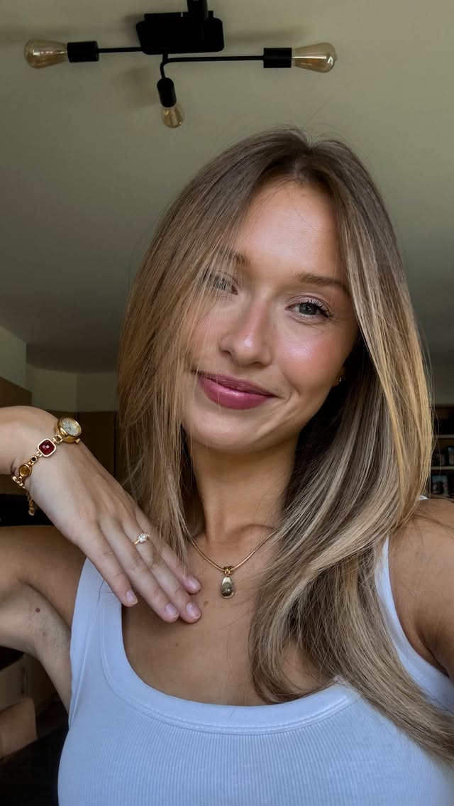 Instagram post by @janafruyt_ for En Route Jewelry. Caption reads: my favourite jewelry from @enroutejewelry_ 💓🌟....