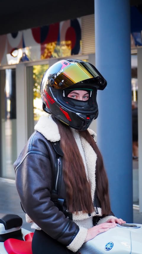 Instagram post by @yamahandra for SP Connect. Caption reads: Sorry not sorry 🤭 

Like & Follow @yamahandra....