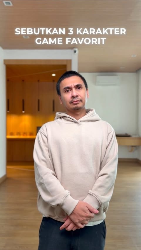 Instagram post by @raditya_dika for Lenovo. Caption reads: Main di luar, di mana aja, pake Lenovo Legion Go....