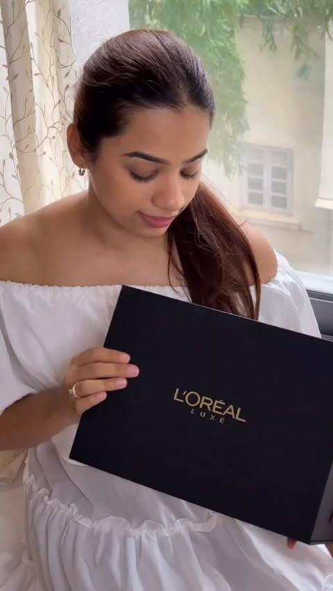 Instagram post by @mariambadshahh for U.S. Polo Assn.. Caption reads: a close look into the beauty creator club kit,....