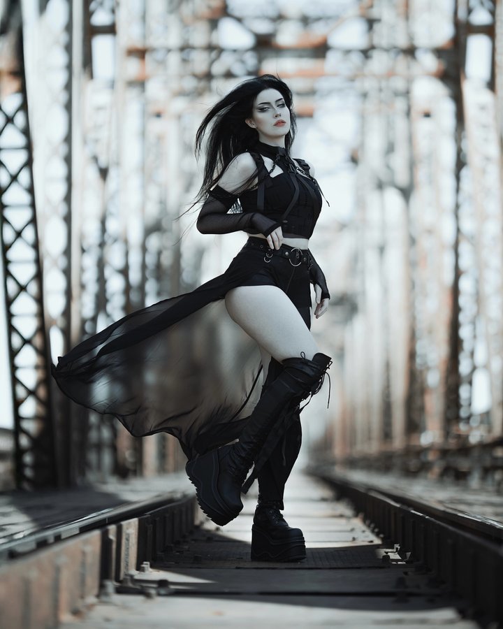 Instagram post by @alpravena for Punkdesign Shop. Caption reads: [...] 𝔞 𝔳𝔦𝔩𝔩𝔞𝔦𝔫

full outfit from....