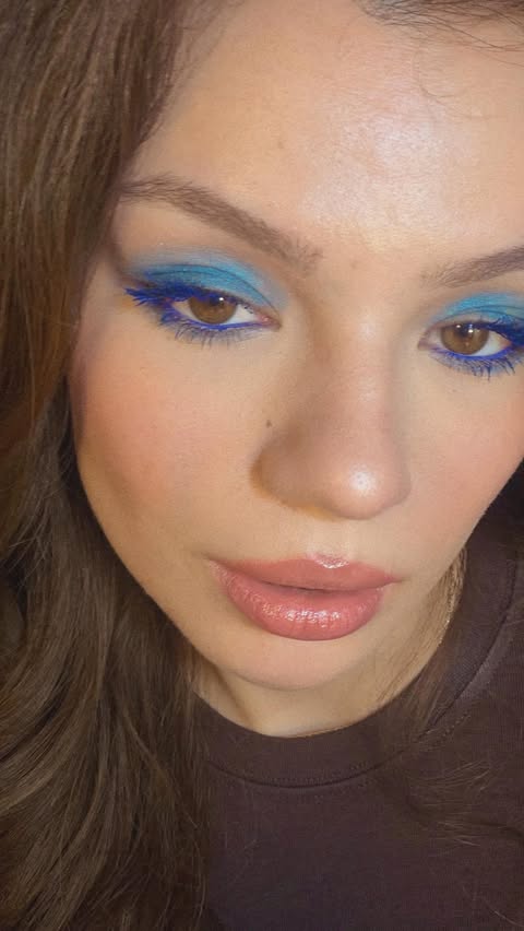 Instagram post by @eliferturk0 for Alix Avien. Caption reads: [...] liner göz kalemi galactic cobalt @alixavien....