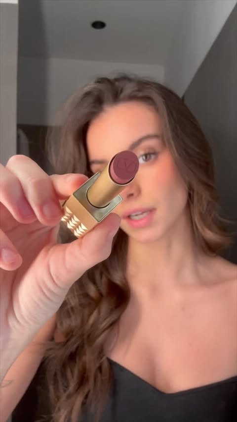 Instagram post by @francescaacuccuru for BIOTHERM. Caption reads: [...] Aquasource Hyalu Plump Gel di @biotherm....