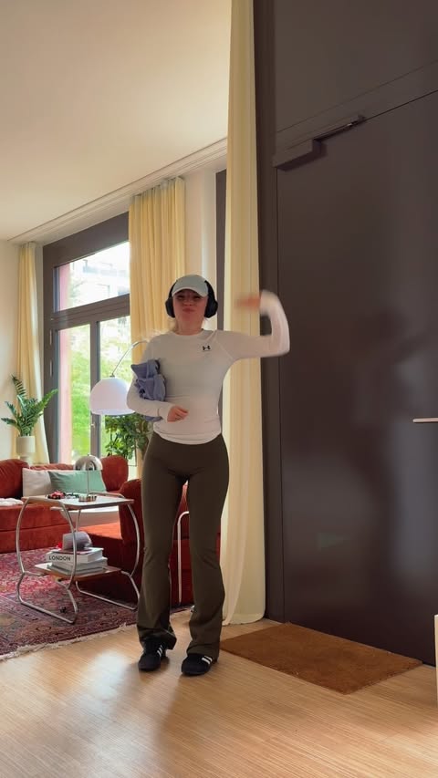 Instagram post by @almost.cesca for CeraVe Deutschland. Caption reads: [...] is unique, and that’s exactly why....