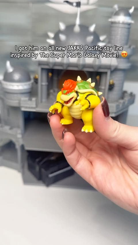 Instagram post by @dariaxnicole for JAKKS Pacific. Caption reads: [...] already got tickets to the premier !....