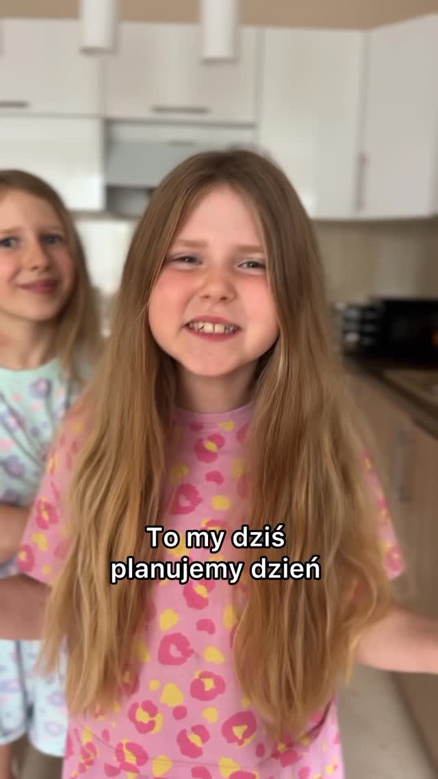 Instagram post by @herewegoagain.blog for Lubella. Caption reads: 🎉 Dzisiaj to DZIEWCZYNY rządzą! 

Oddaliśmy im....