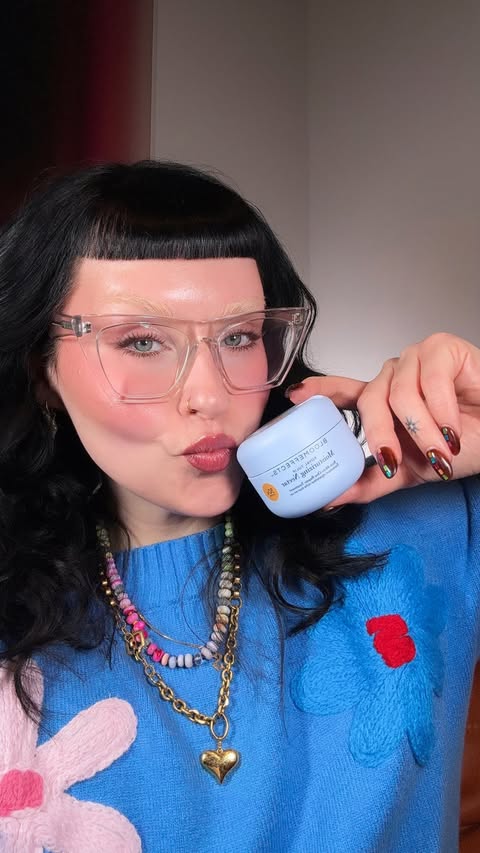 Instagram post by @theglowscout for Bloomeffects. Caption reads: my faves @bloomeffects just got easier to shop....