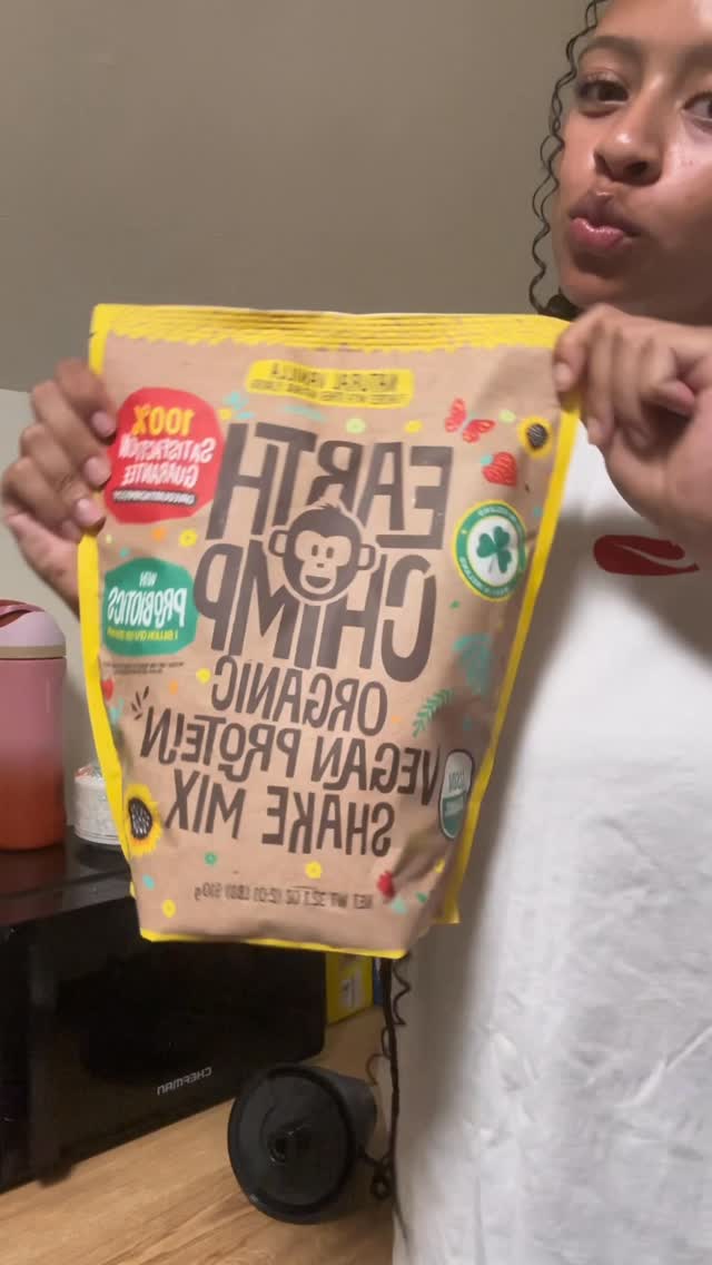 Instagram post by @emmalee.foya for EarthChimp. Caption reads: reset w me ft. @earthchimp protein shake mix! get....