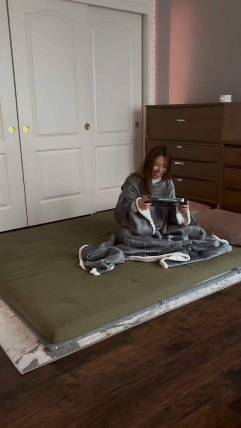 Instagram post by @vickytrantiago for ZONLIHOME. Caption reads: Turn your space into a cozy haven with....