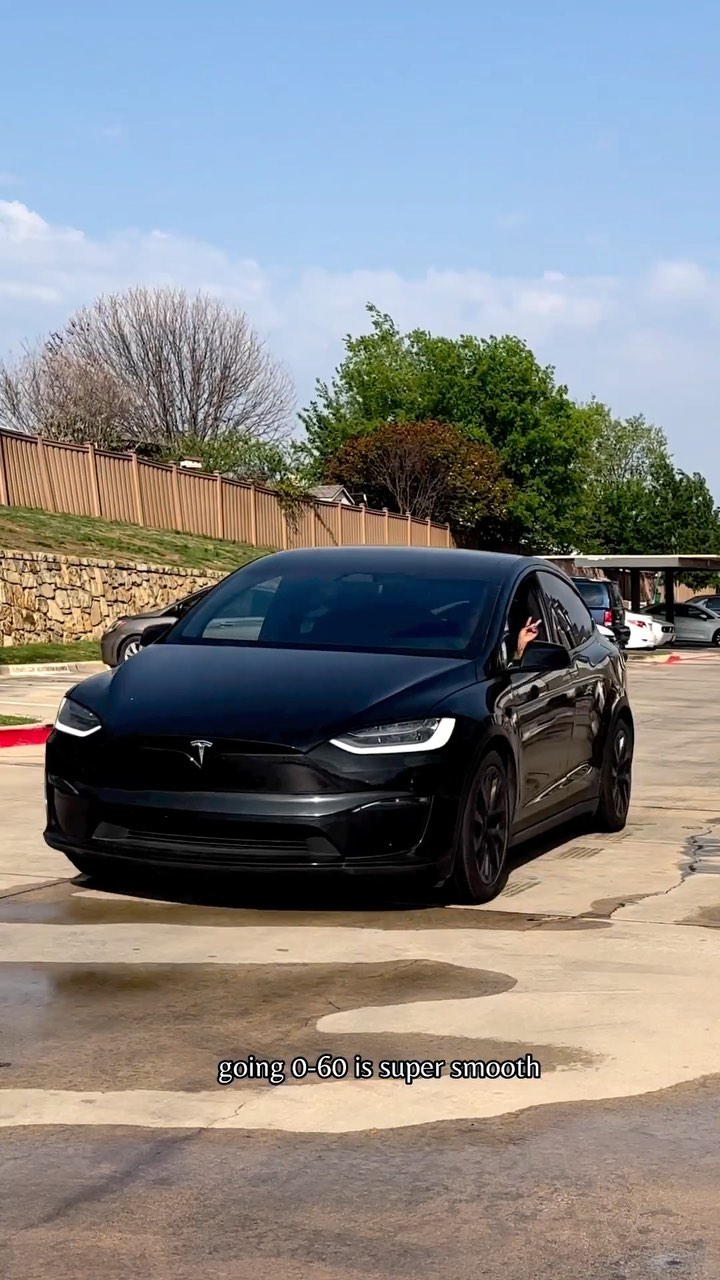 Instagram post by @cindysandjo for Cars.com. Caption reads: I wish I read @carsdotcom ’s EV guide prior to....