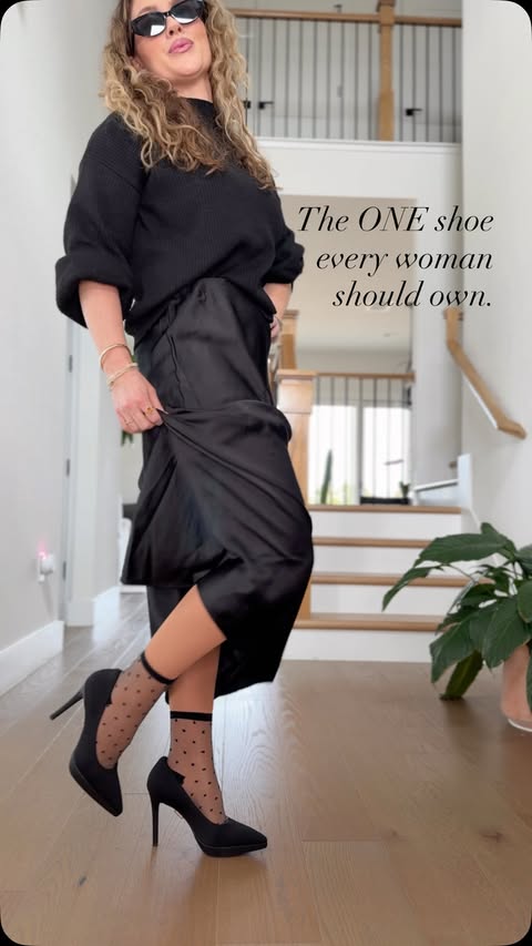 Instagram post by @ritaalmusa for Cosyisland. Caption reads: [...] outfit — not test your endurance.....