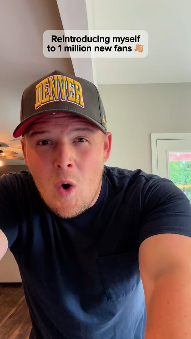 Instagram post by @spencercrandall for Us Drinkaccelerator. Caption reads: HIIII THERE!!👋🏼 welcome to my slice of the....