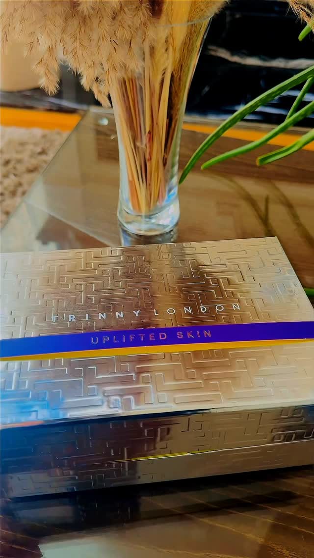 Instagram post by @sgm3chic for Trinny London. Caption reads: 🎁✨ The holiday season is officially glowing…....