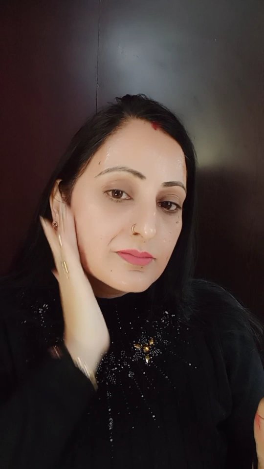 Instagram post by @beautywithsangeetaverma for Nature Sure. Caption reads: Nature sure pores and marks facia beauty 😍 oil....