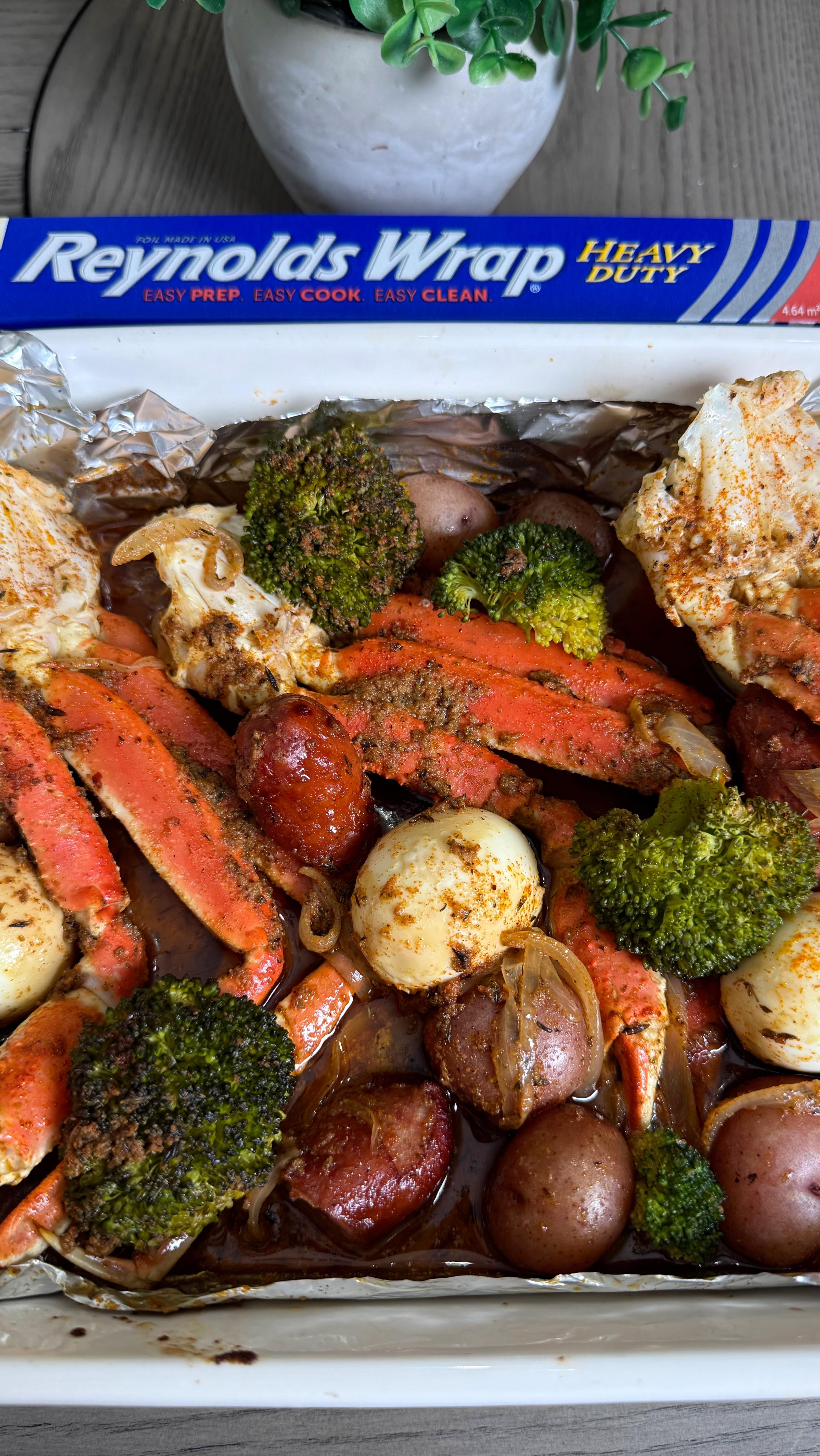 Instagram post by @janays_cookin for Reynolds Brands. Caption reads: #ReynoldsPartner Using @Reynoldsbrands
Heavy Duty....