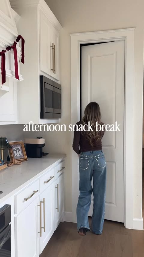 Instagram post by @mandynicolebarker for Mezcla. Caption reads: me 🤝 my afternoon snack break with @eatmezcla....