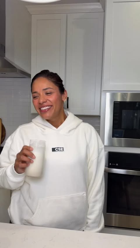 Instagram post by @ana.fitness.vsg for Clean Simple Eats. Caption reads: [...] I go HANGRY on people 🤭 Clean Simple Eats....