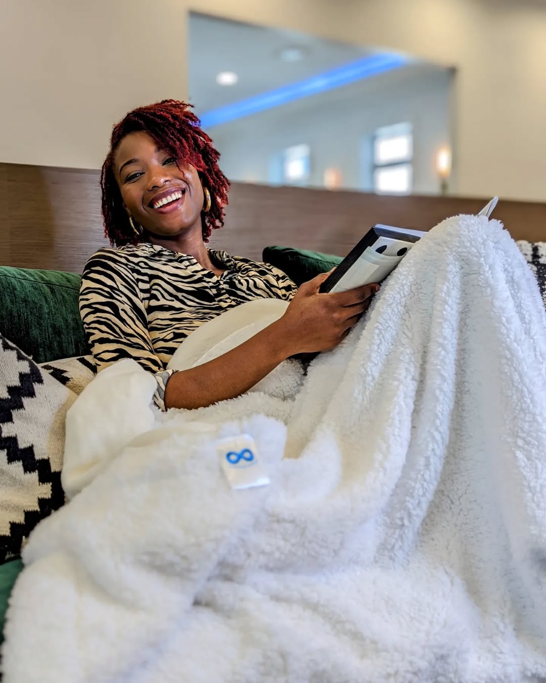 Instagram post by @theshofs for Everlasting Comfort. Caption reads: Cuddles with hubby under the most fluffy blanket....