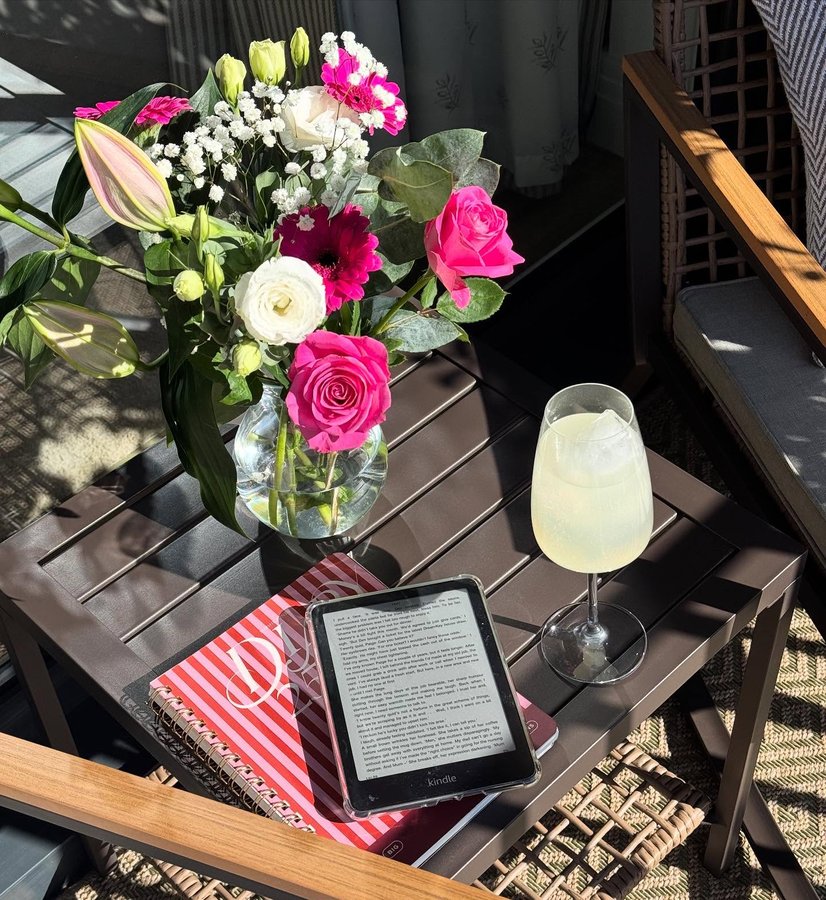 Instagram post by @readbysophie_ for The Rugs. Caption reads: my balcony is my favourite place 🌞🍁✨

autumn....