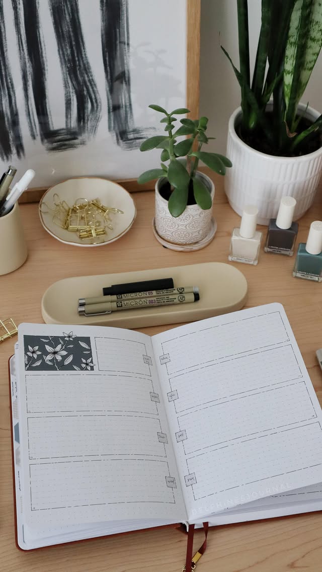 Instagram post by @delphinesjournal for Paperwrld. Caption reads: [...] DELPHINE10 for 10% off • @paperwrldshop....