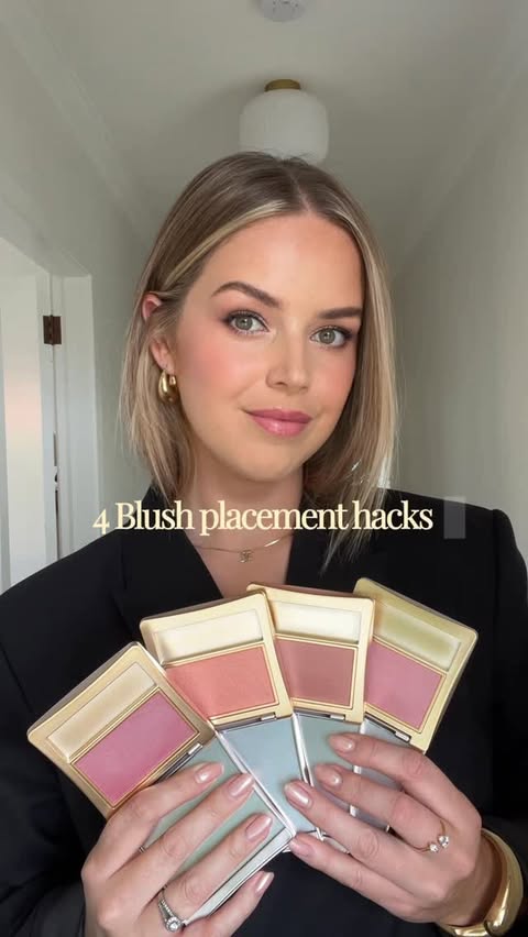 Instagram post by @annaleekemsley for Elizabeth Arden. Caption reads: [...] with blush, while using @elizabethardenanz....