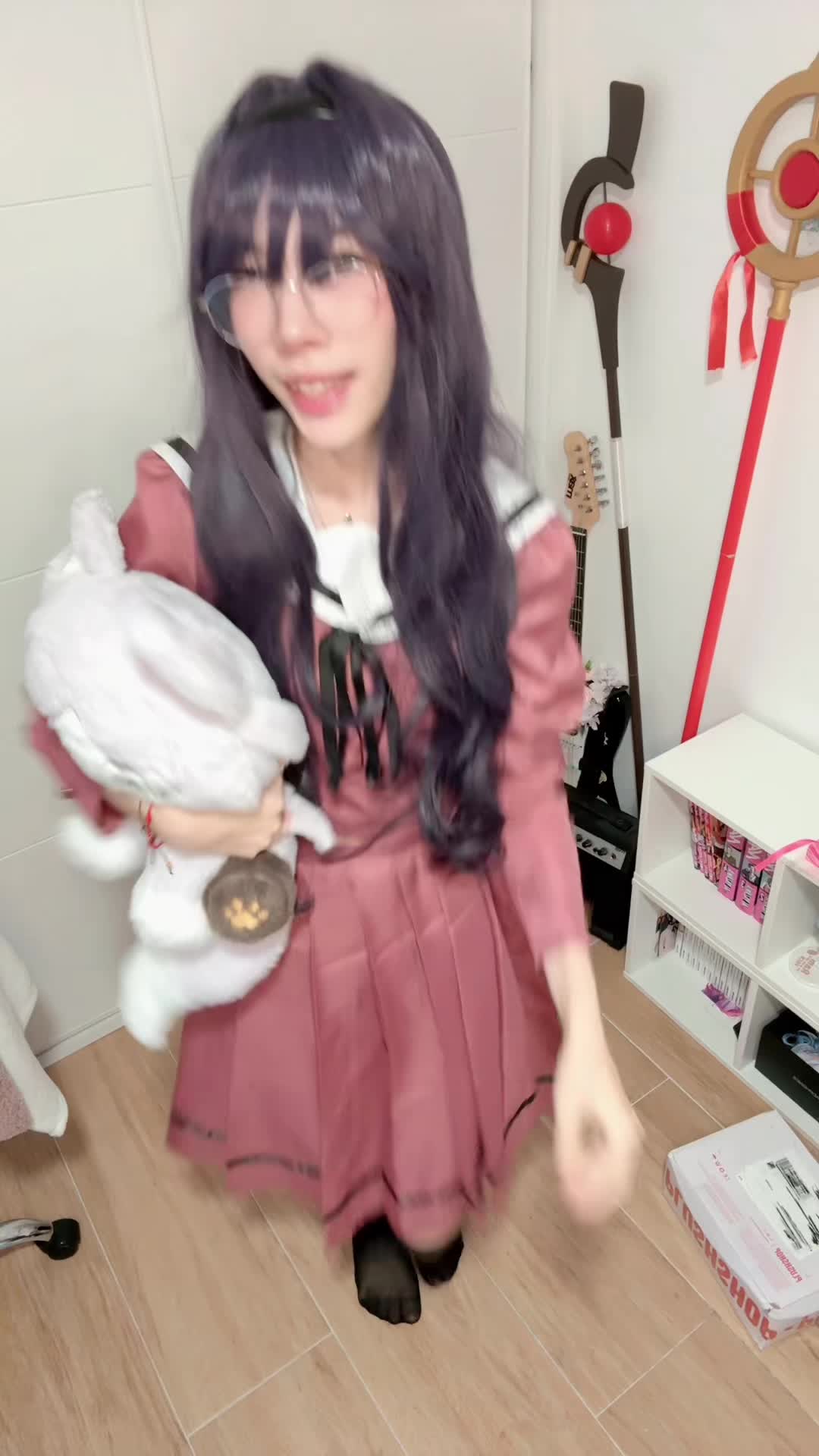 TikTok post by @cattie_cos for Plushshop. Caption reads: [...] Es monisima 😭💘 ||CODE: CATTIE --->....