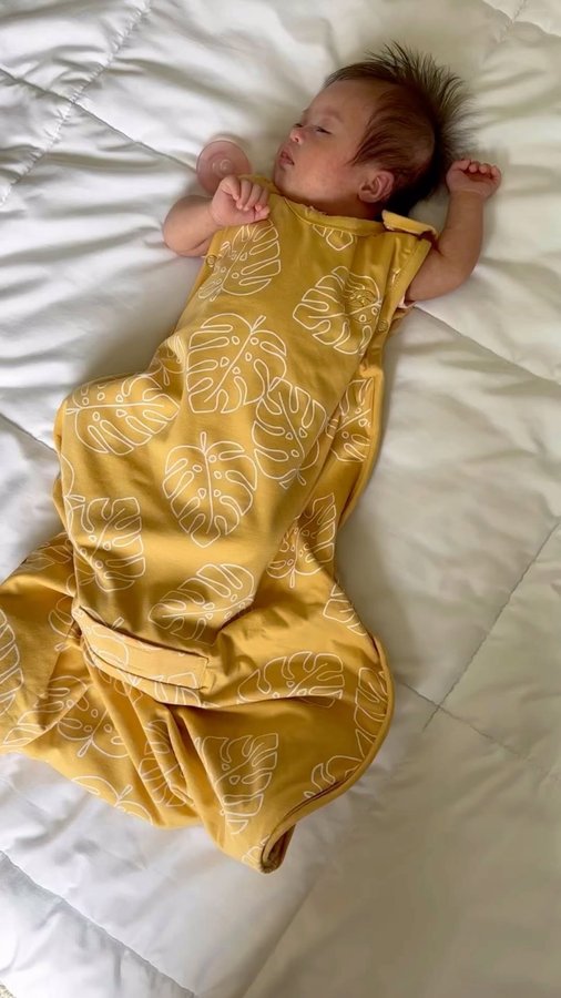 Instagram post by @islaalu for Woolino. Caption reads: [...] Riley always takes the best naps in her....