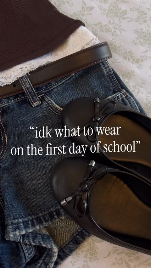 Instagram post by @lilyofthevalley081 for Hollister. Caption reads: [...] because you’re in the right place!....