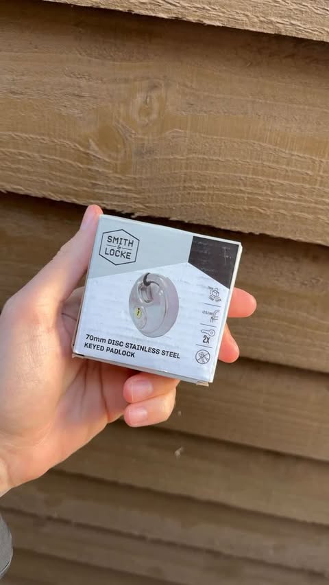 Instagram post by @doingup_dyers for Screwfix. Caption reads: [...] up this Smith & Locke padlock from....