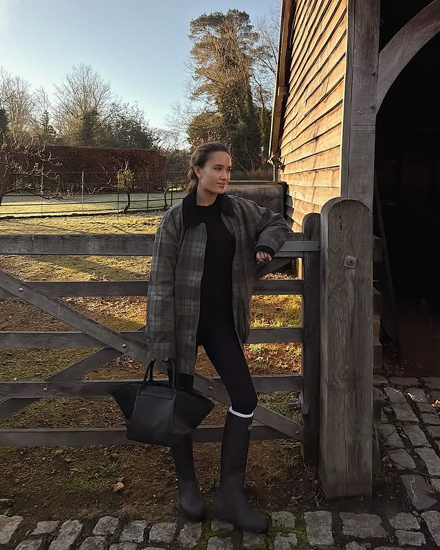 Instagram post by an influencer for Abercrombie & Fitch. Caption reads: Ad Life when I’m offline 🌲 wearing all....