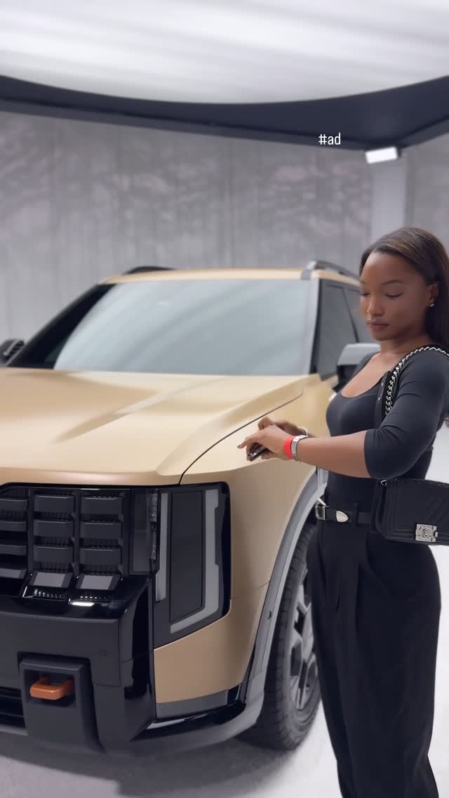 Instagram post by @fashionablyjetlagged for Kia. Caption reads: #ad Luxury meets capability in the 2027 Telluride....