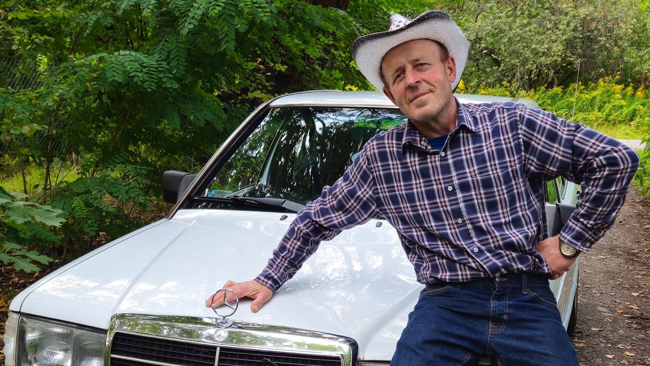 YouTube post by @orlyzezlomowiska for Media Expert. Caption reads: Rejuvenate your car with the Navitel BHF05 MAX FM....