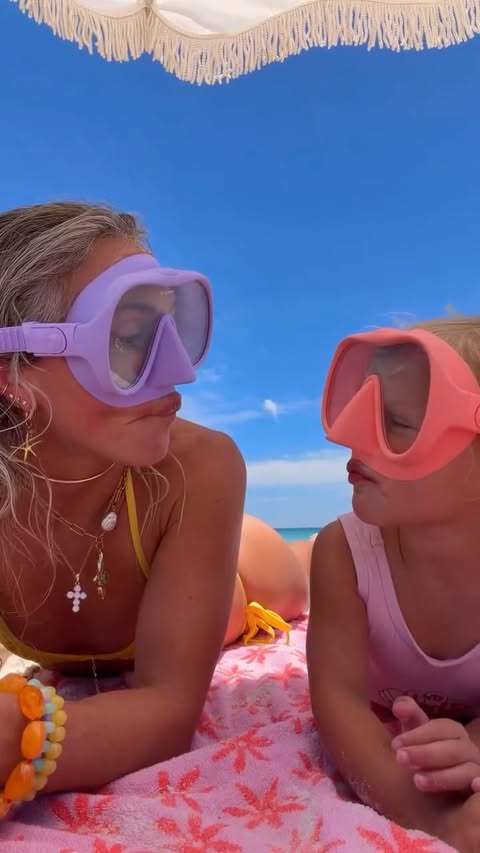 Instagram post by @joandkemp for JonnyPops. Caption reads: family beach day 🦀🌈🐚🌊☀️🐬 these @jonnypops....