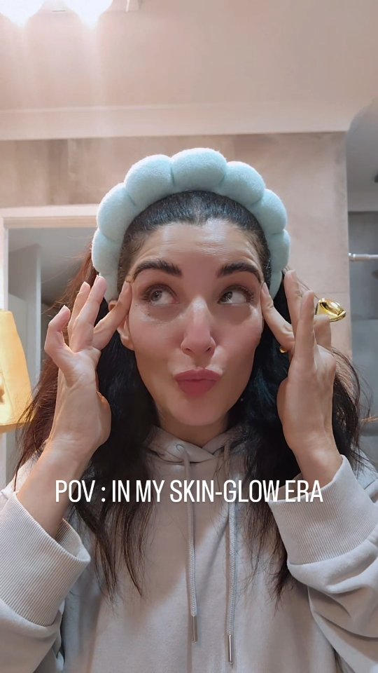 Instagram post by @anita_christofides for JSHealth Vitamins. Caption reads: Can confirm, the @jshealth illuminating peptide....