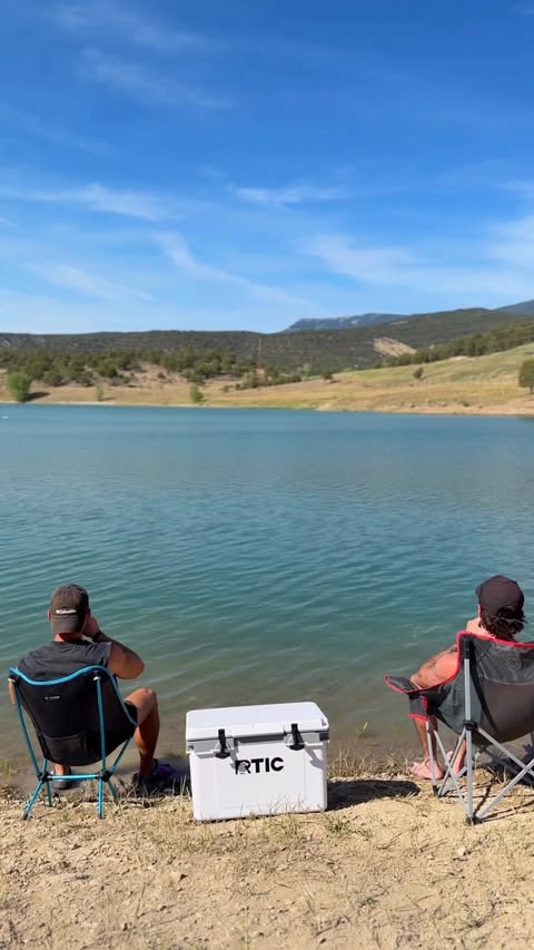 Instagram post by @wandering.weights for RTIC Outdoors. Caption reads: Thankful for @rticoutdoors after this one🏔️😮‍💨....