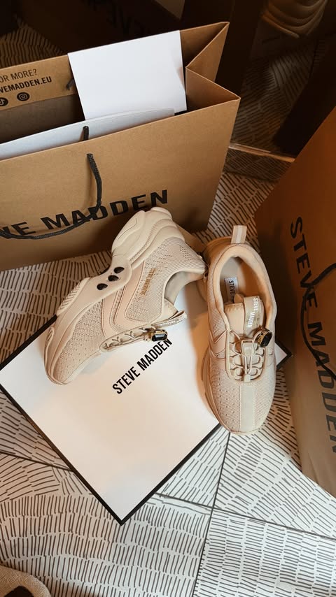 Instagram post by @turquoiselove9 for Steve Madden. Caption reads: Bonjour Spring x @stevemaddeneu....