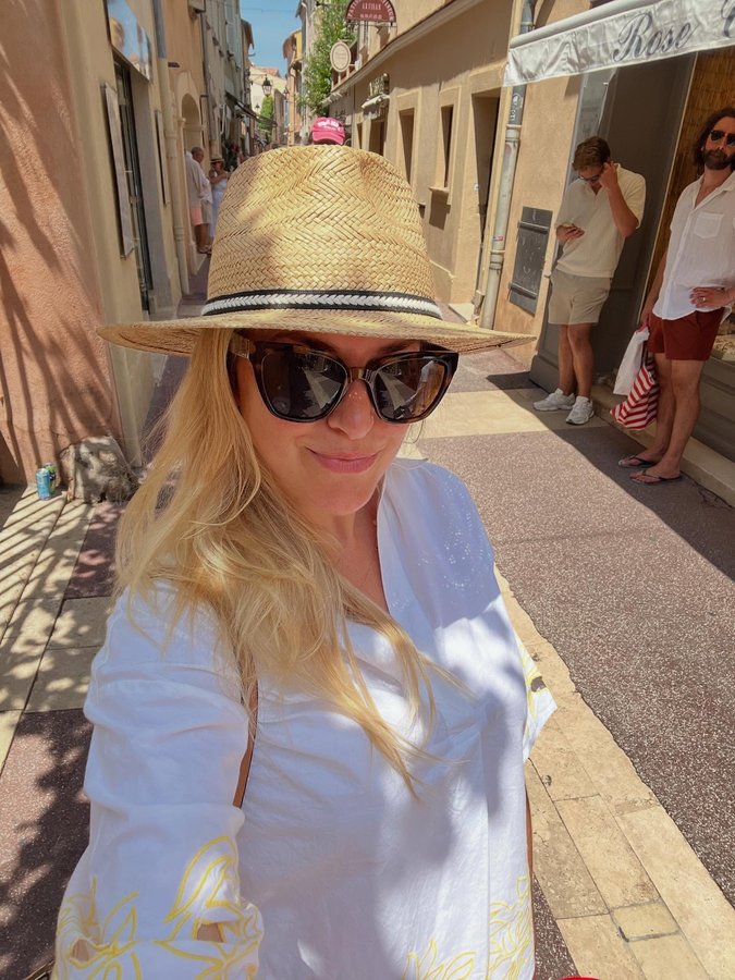 Instagram post by @annawilliamsonofficial for French Connection. Caption reads: Beautiful St Tropez 🇫🇷☀️🥐☕️ 

Such a gorgeous....