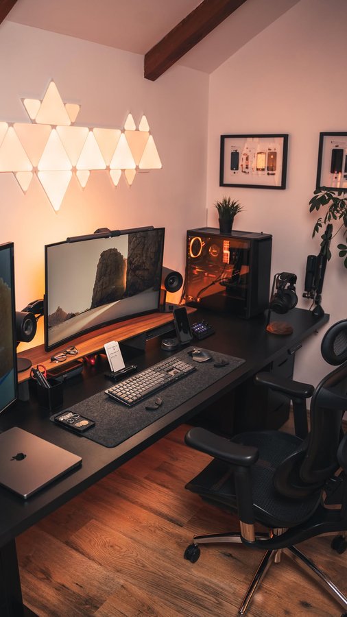 Instagram post by @blackprism for DeltaHub. Caption reads: Had fun playing around with the new @deltahub.io....