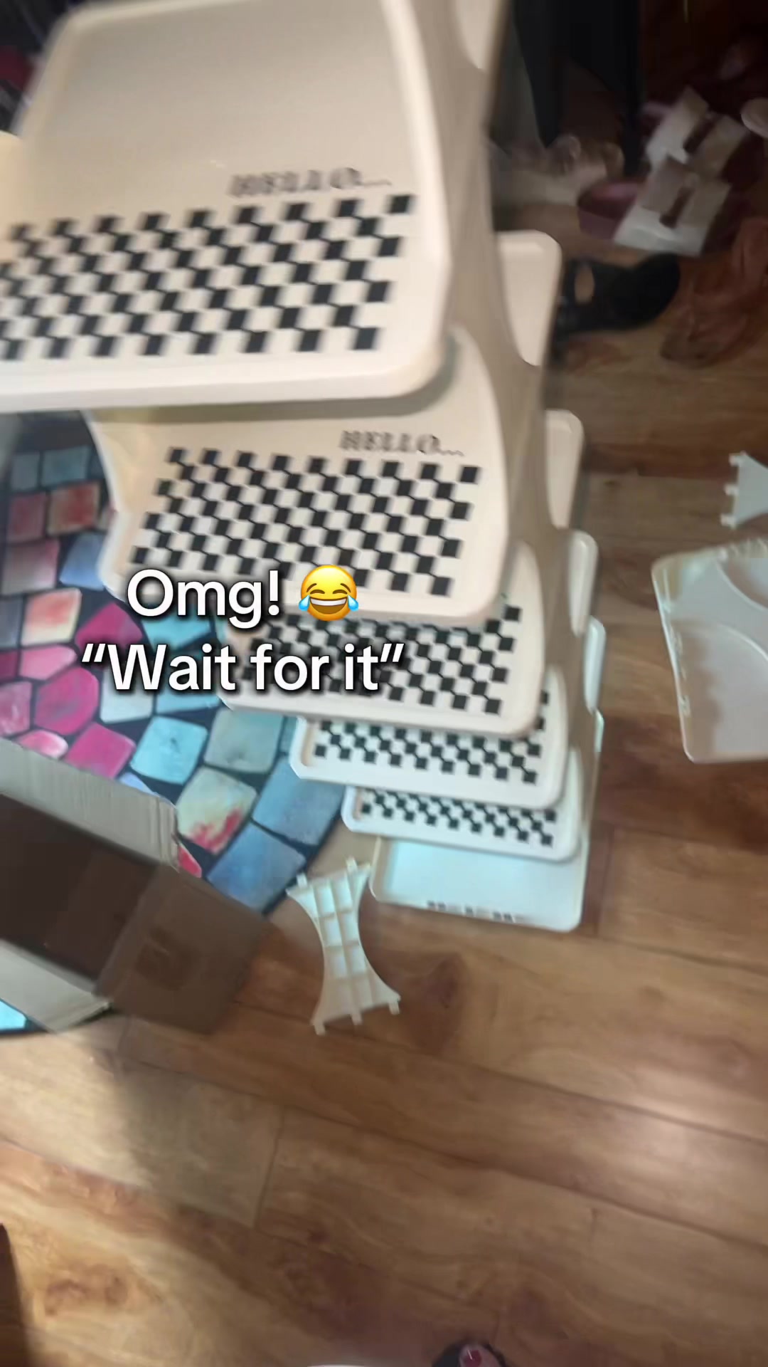 TikTok post by @istayclutch for UFORU NEST. Caption reads: @UFORU NEST @TikTok Shop 🇺🇸 #sample #summervibe....