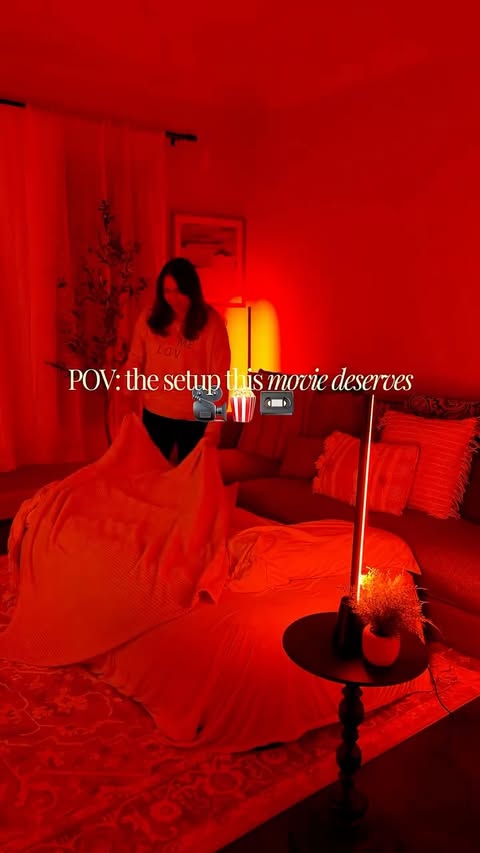 Instagram post by @erika_cullen for Philips Hue. Caption reads: [...] got a whole lot more immersive. 🍿🎬✨....
