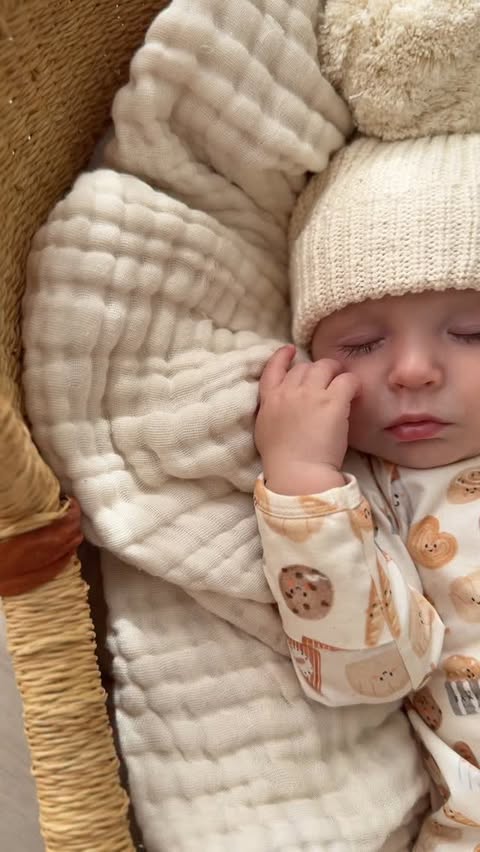 Instagram post by an influencer for Blossom and Pear. Caption reads: [...] little outfit is from @blossomandpear DC -....