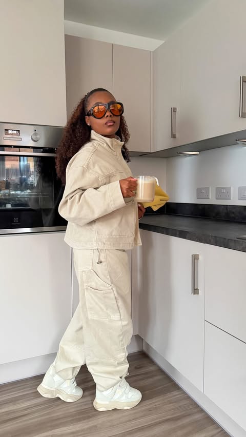 Instagram post by @michemingg for Nespresso. Caption reads: [...] got better with Starbucks at home by....