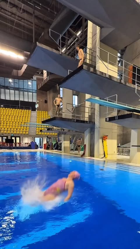 Instagram post by @mollycarlson1 for Redken. Caption reads: #BraveMas Day 14 😂💀
.
Should I send it?! Bring....