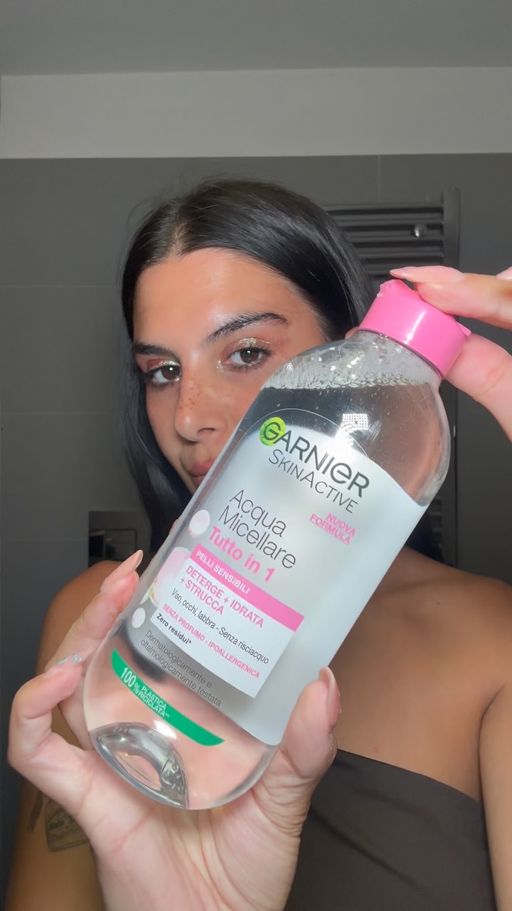Instagram post by @francescaamaraa_ for Garnier. Caption reads: Zero paranoie: la sera mi strucco con l’acqua....
