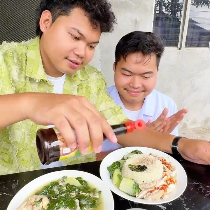 Instagram post by @cookiing.bae for Knorr. Caption reads: Make Deconstructed Tinola Chicken Rice with me!....
