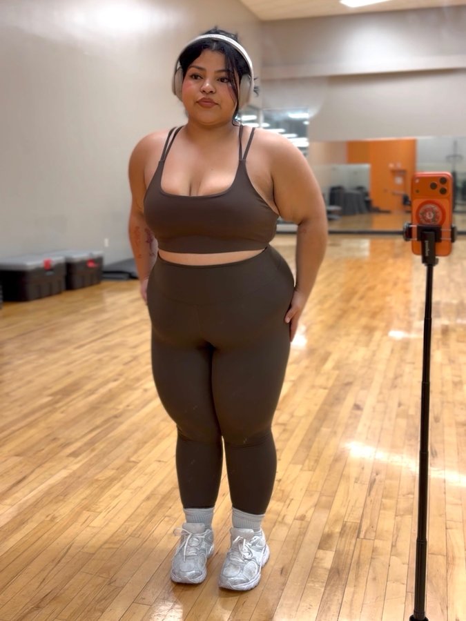 Instagram post by @lizsmiles11 for Paragon Fitwear. Caption reads: I can walk on water 💧 🫶🏻

Set by....